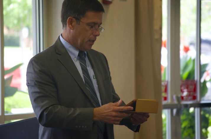 Shawnee Mission School Superintendent Jim Hinson used his iPad during an NEJC Chamber speech today.