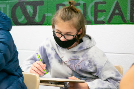 SM South student wears mask incorrectly 