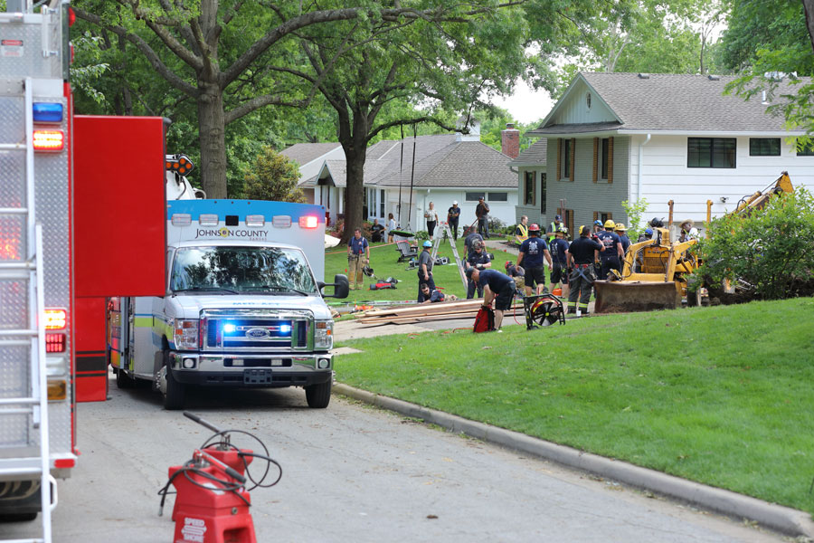 Emergency crews rescue man from collapsed trench in Leawood neighborhood