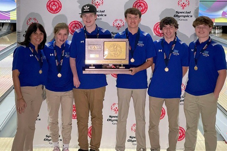 SM East Unified Bowling champions