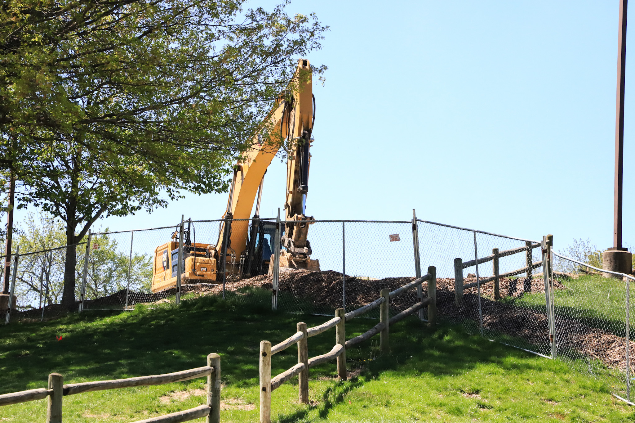 Crews have demolished much of the old Indian Trails Aquatic Center in Sar-Ko-Par, making way for an improved pool that will open in 2024.