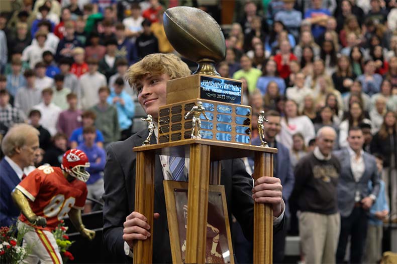 Simone Awore Dylan Dunn wins Simone Award, capping Blue Valley Southwest's magical ...