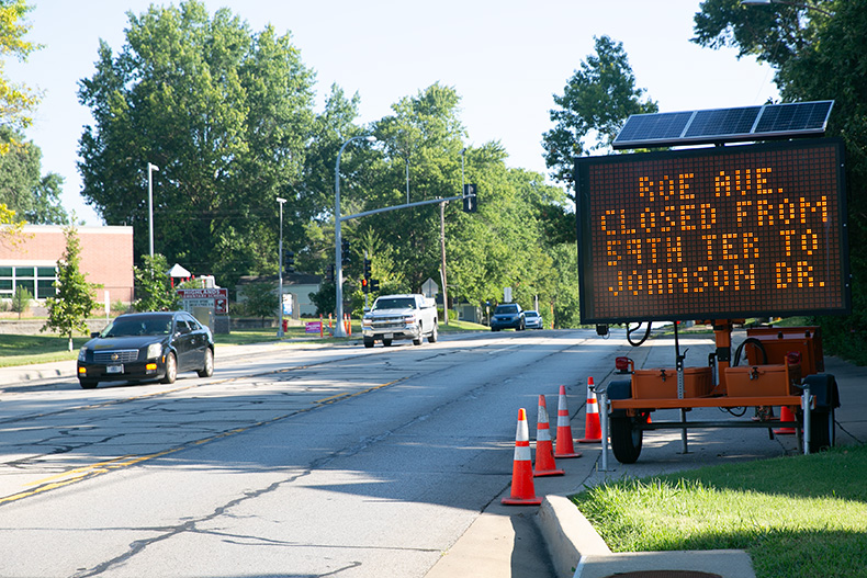 Roe Avenue closed sign