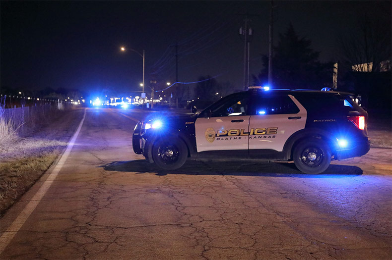 Lenexa man killed in overnight motorcycle crash on I-35 in Olathe