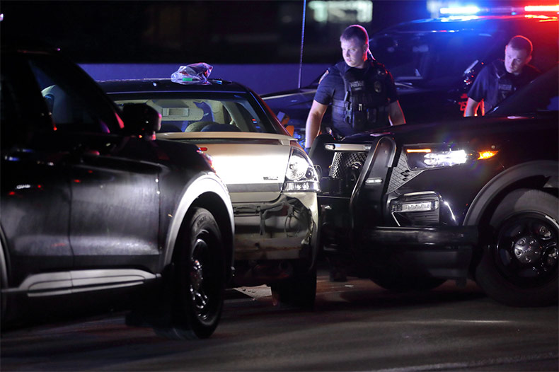 2 arrested after police chase, standoff on I-35 in Johnson County