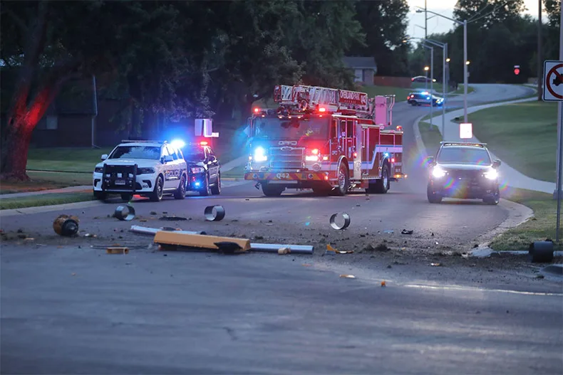 KCMO police chase ends in Overland Park with crash, 2 in custody