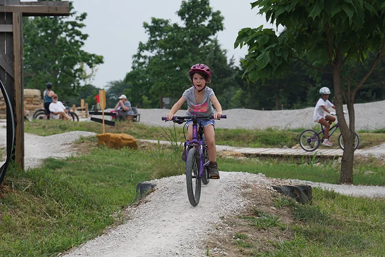 Kid bike trail