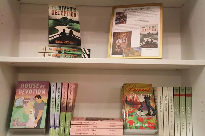 Leawood Smitten Booktique