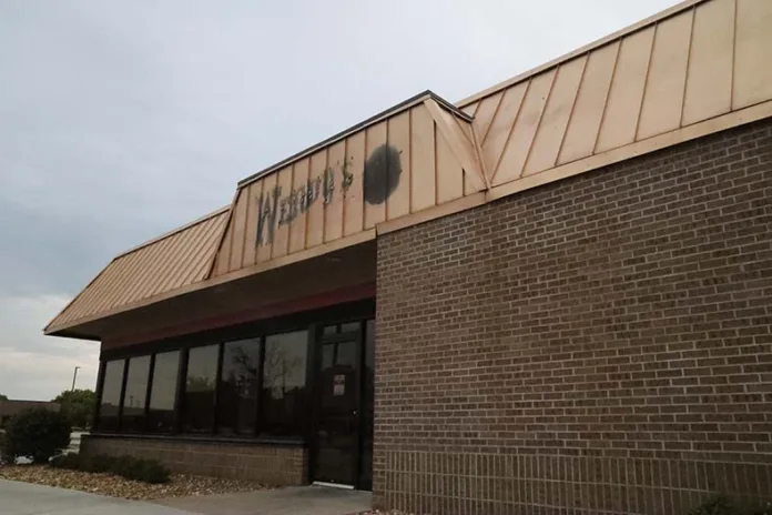 Lenexa Wendy's closed