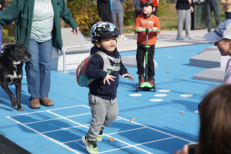 Kid outdoor fitness park