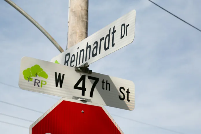 The stop sign at 47th Street and Reinhardt Drive. Photo credit Juliana Garcia.