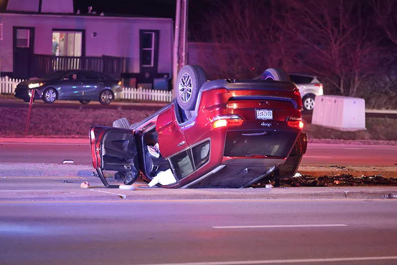 3 hurt after wrong-way driver causes head-on collision on Metcalf