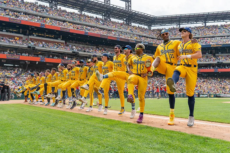 Savannah Bananas kickline