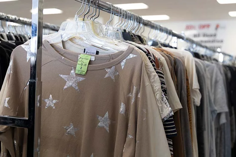 Discount chain Maj-R Thrift known for ‘blowout' sales opens store near downtown Shawnee