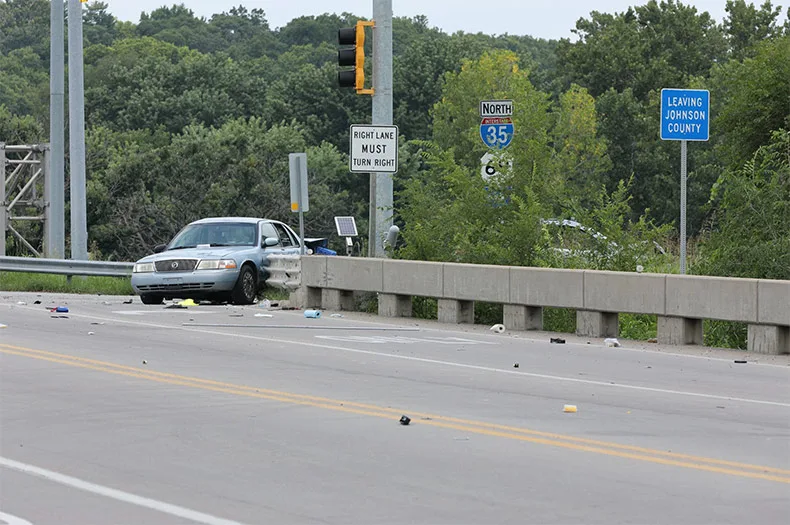 Shawnee man injured after fleeing suspect hits his car near Lamar and I-35