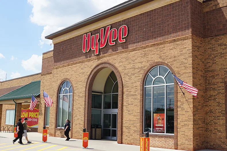 Developer says this Lenexa Hy-Vee retail center needs a facelift. Shoppers will help pay for it