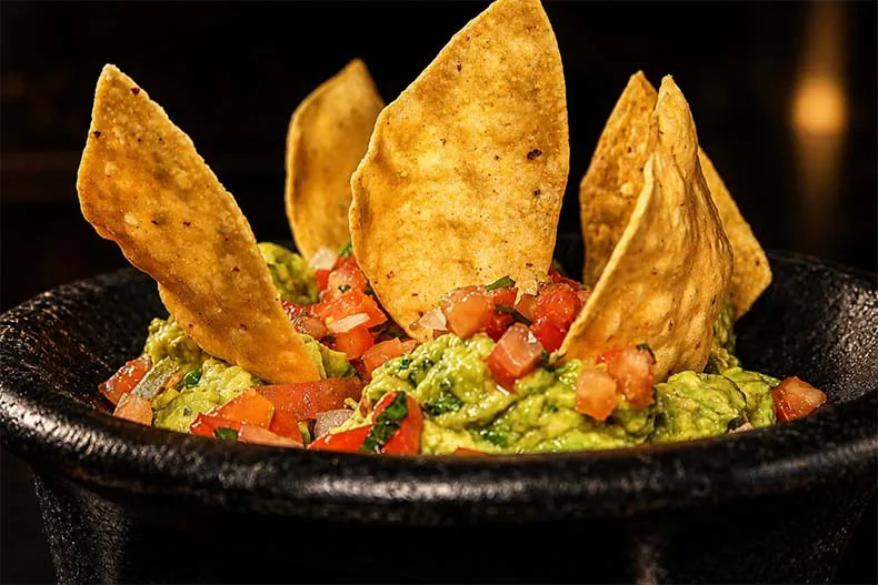 Mexican restaurant Añejo replacing Five Guys at Oak Park Mall