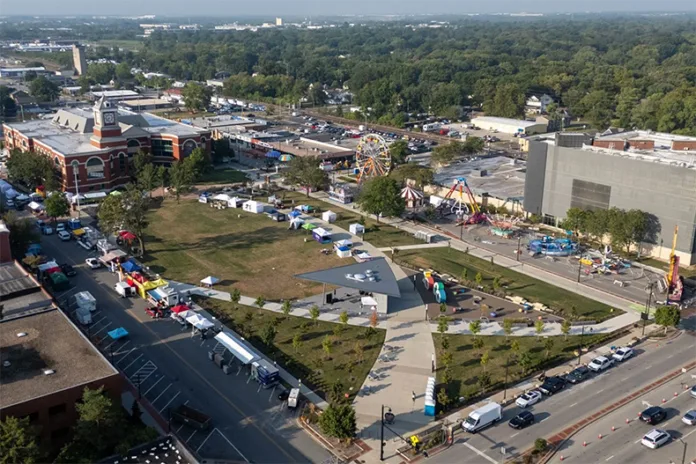 Old Settlers Day at the Johnson County Square in downtown Olathe. Photo from Johnson County Old Settlers.